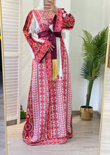 Very Elegant White and Red Embroidered Thob with Malak Details